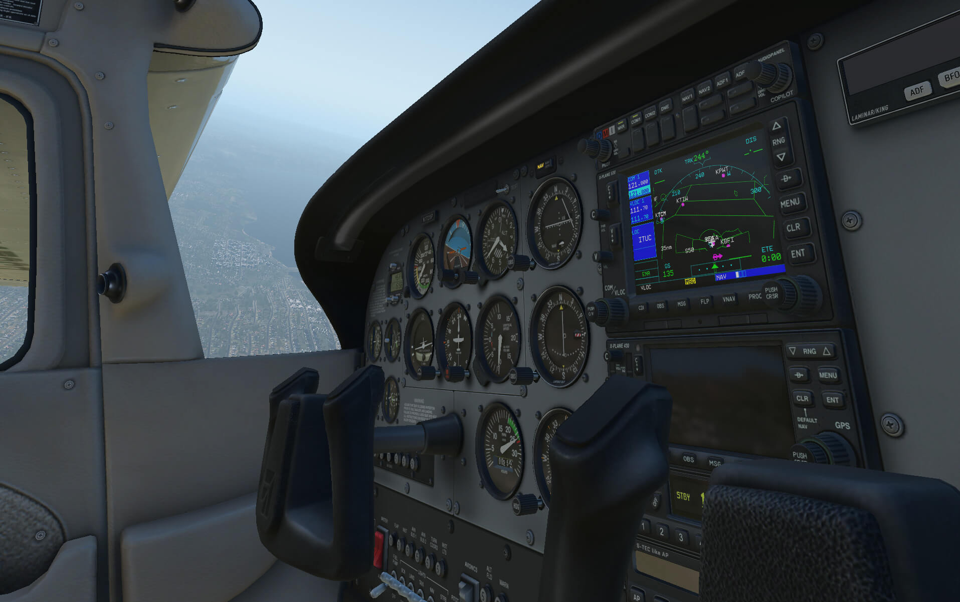 http://www.x-plane.com/wp-content/uploads/2016/09/Cessna_172SP_cockpit_closeup.jpg
